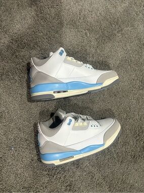 Jordan Men’s Athletic Shoes in White, Light Blue, Gray